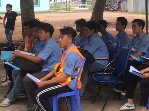 2_wjto Students from the Vocational College of Machinery and Irrigation in a logistics class