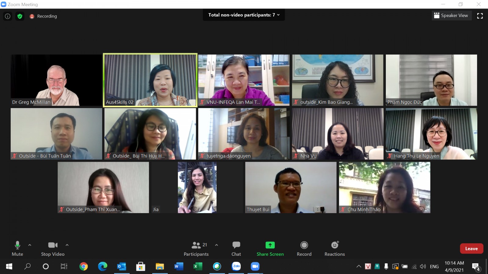 Australian alumni participating in the training.