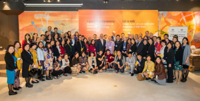 Australian alumni and guests join Australian Ambassador HE Mr Craig Chittick for a group photo at the launch of the Australian Alumni in Vietnam Strategy 2016 – 2021 on 20 December 2016 in Hanoi