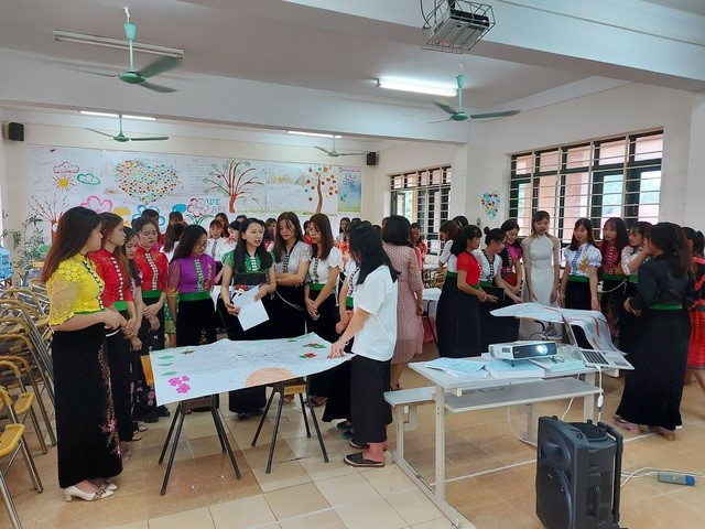 ethnic20minority20female20students20at20tbu-1 Ethnic minority female students at TBU