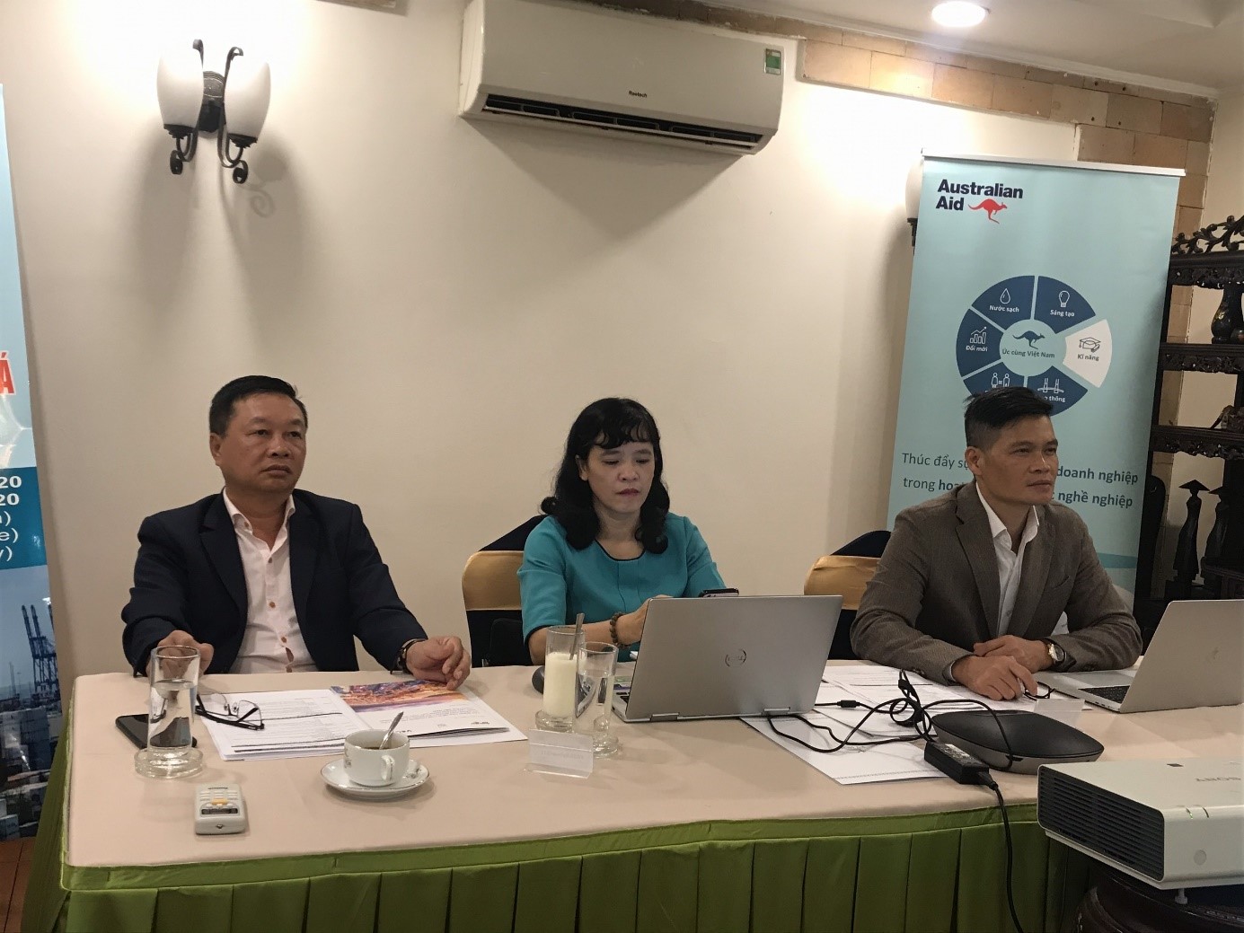 (left to right) Mr. Vu Ninh, Assoc. Prof. Ho Thi Thu Hoa, Mr. Dang Vu Thanh at the webinar.