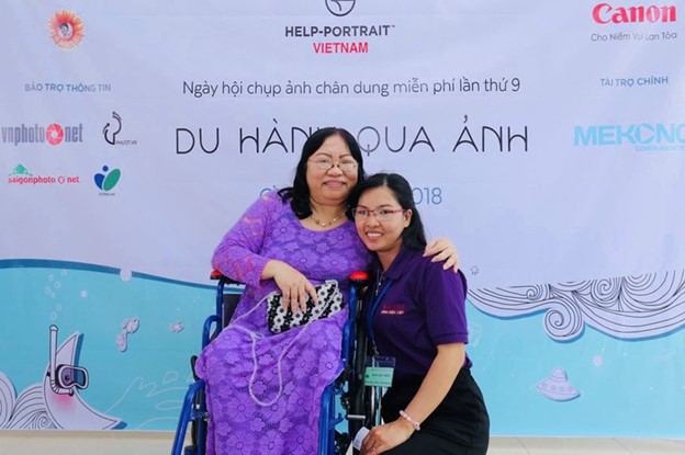 Ms. Bui Thi Hong Nga (left) - Former Chairwoman of the Can Tho City Association of People with Disabilities - who inspired To Tram and provided her with education opportunities.