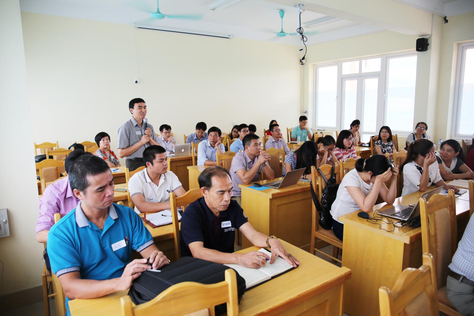 participants20asking20questions20to20the20facilitator Research Design Training Workshop in Thai Nguyen/Participants asking questions to the facilitator