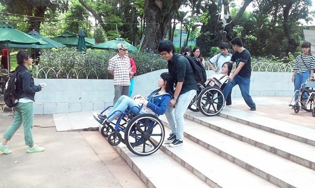 Students in Ho Chi Minh City experienced the feeling of PWDs and everyone felt "terrified"