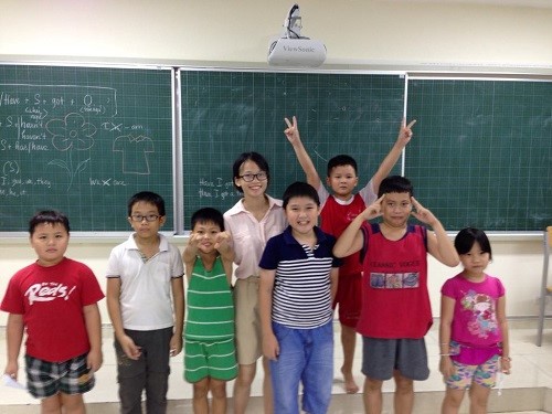 to20thi20thuyen20works20as20a20teaching20assistant20at20an20english20training20centre Ms. To Thi Thuyen works as a Teaching Assistant at an English Training Centre