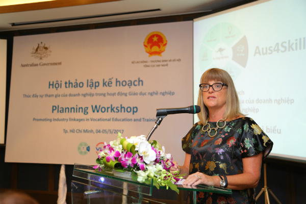 vet1_resized-1 Ms Karen Lanyon, Australian Consul General in Ho Chi Minh City addresses the Planning Workshop “Promoting Industry Linkages in Vocational Education and Training” in Ho Chi Minh City, in May 2017